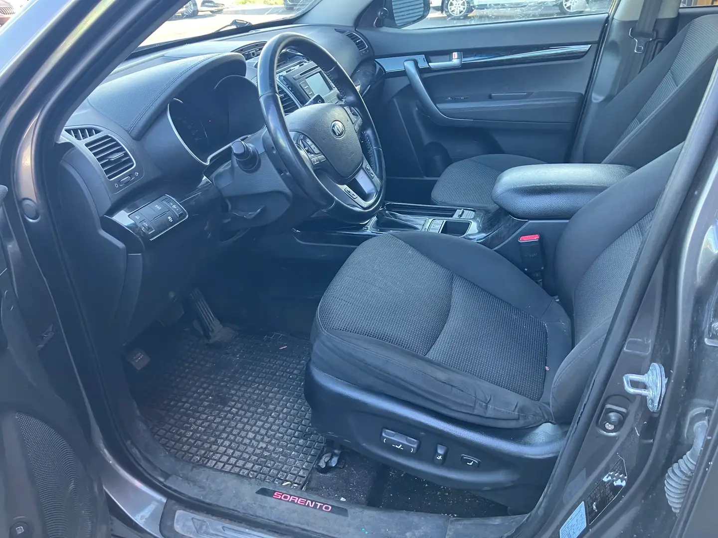 Car Image - 7pCIC5V2UdtHItPI31aRwV
