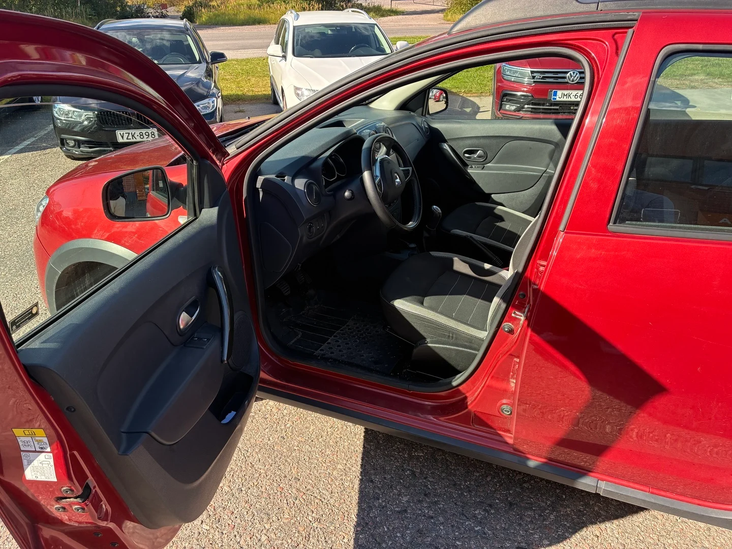 Car Image - USDLYg05QRBOwCYICbpUu