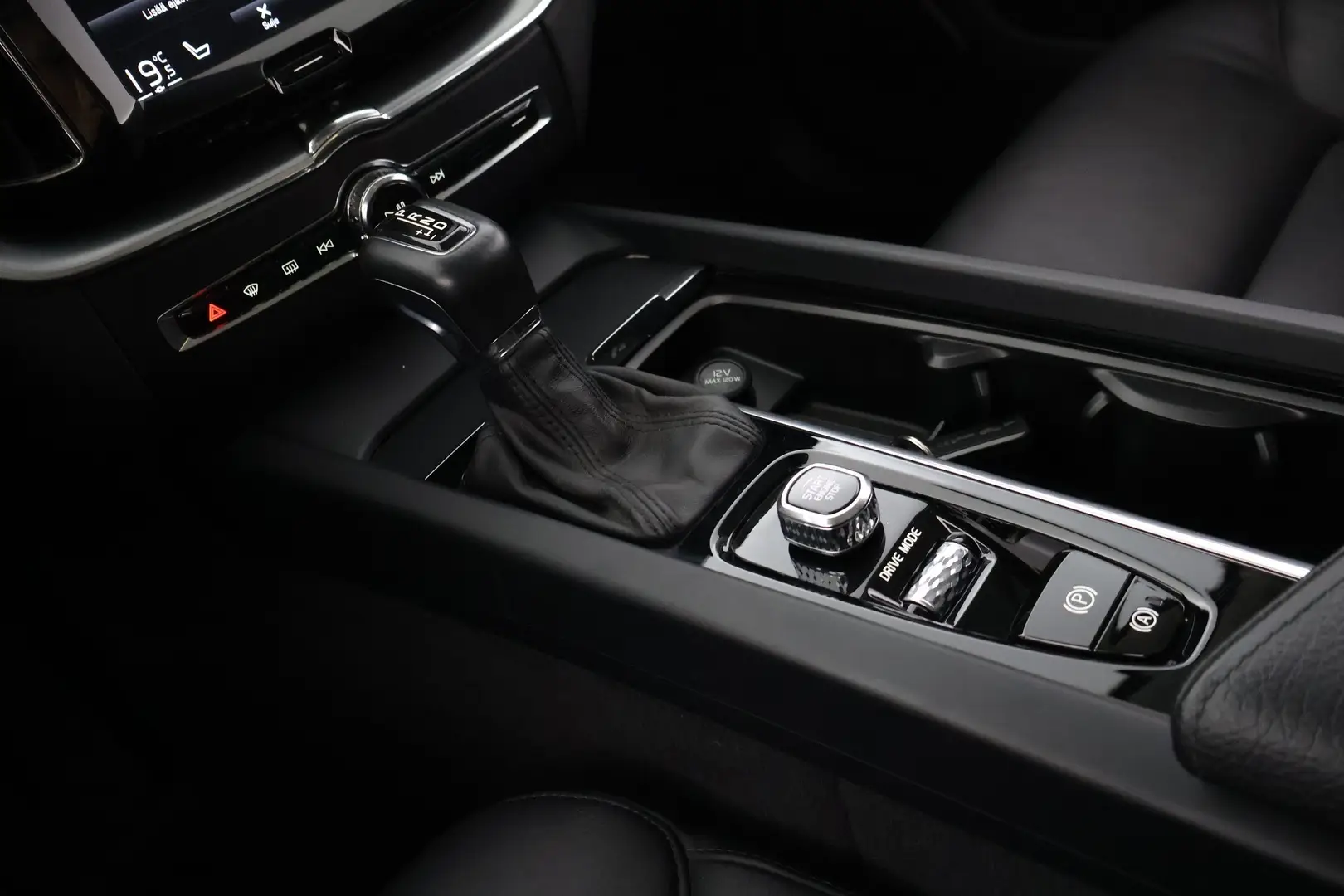 Car Image - 2xGwmoY44bnembLtY1G11a