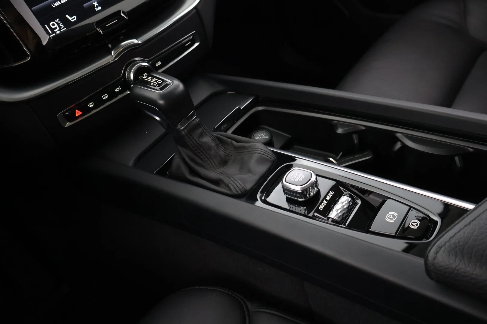Car Image - 2xGwmoY44bnembLtY1G11a