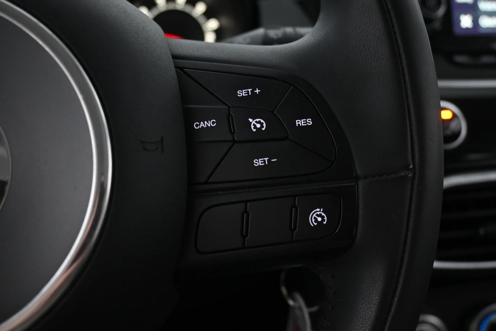 Car Image - KNGqkL6VMtJpSu2J8DcB4