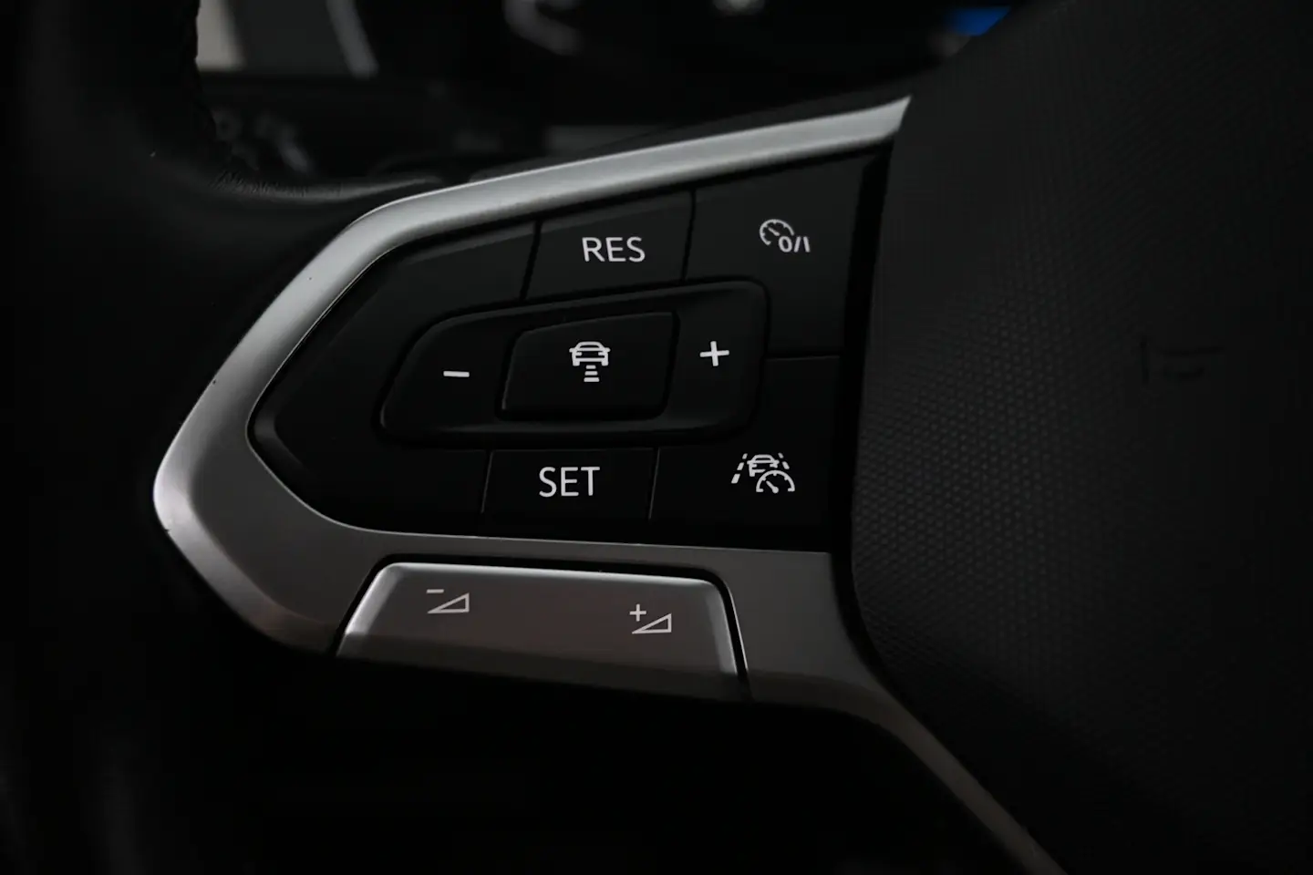 Car Image - 2FczeDDtWsb0OPE6DSYiQD