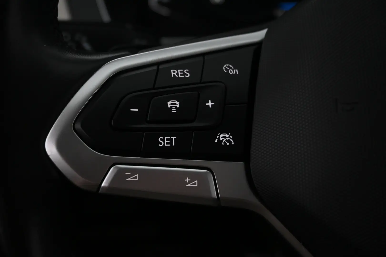 Car Image - 2FczeDDtWsb0OPE6DSYiQD