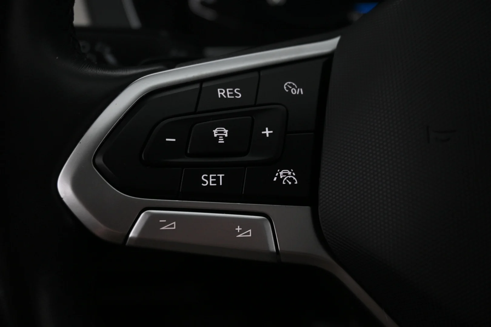 Car Image - 2FczeDDtWsb0OPE6DSYiQD