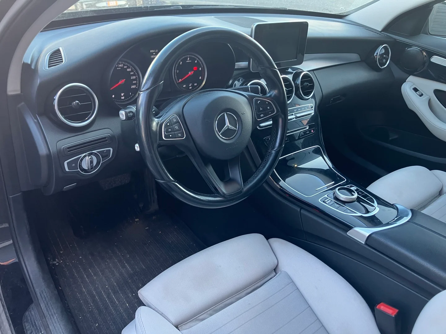 Car Image - 2j84dpkCHTz9VzdikcgwtA