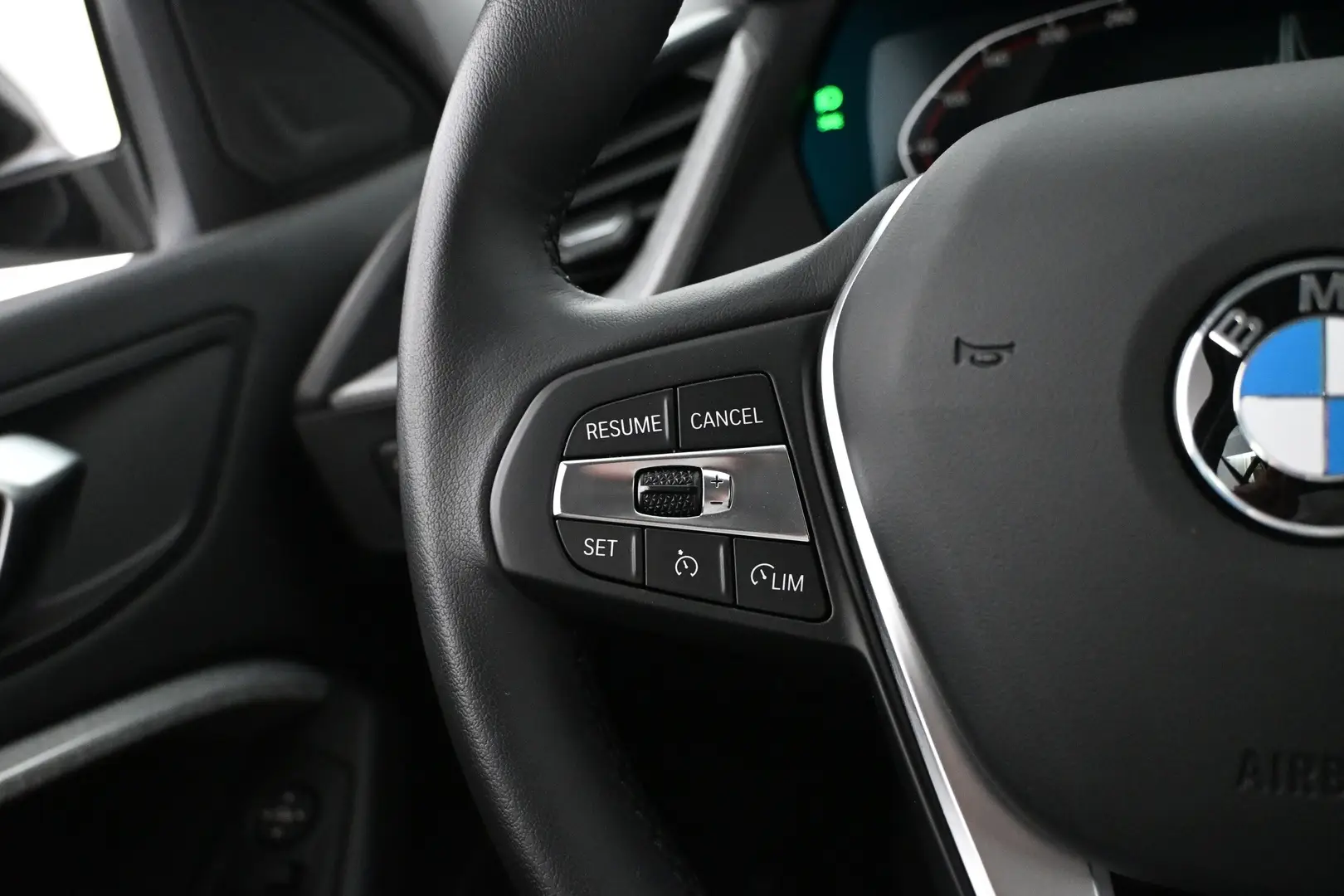 Car Image - 6wVluhMxAzH7jCWJsmZ7wN