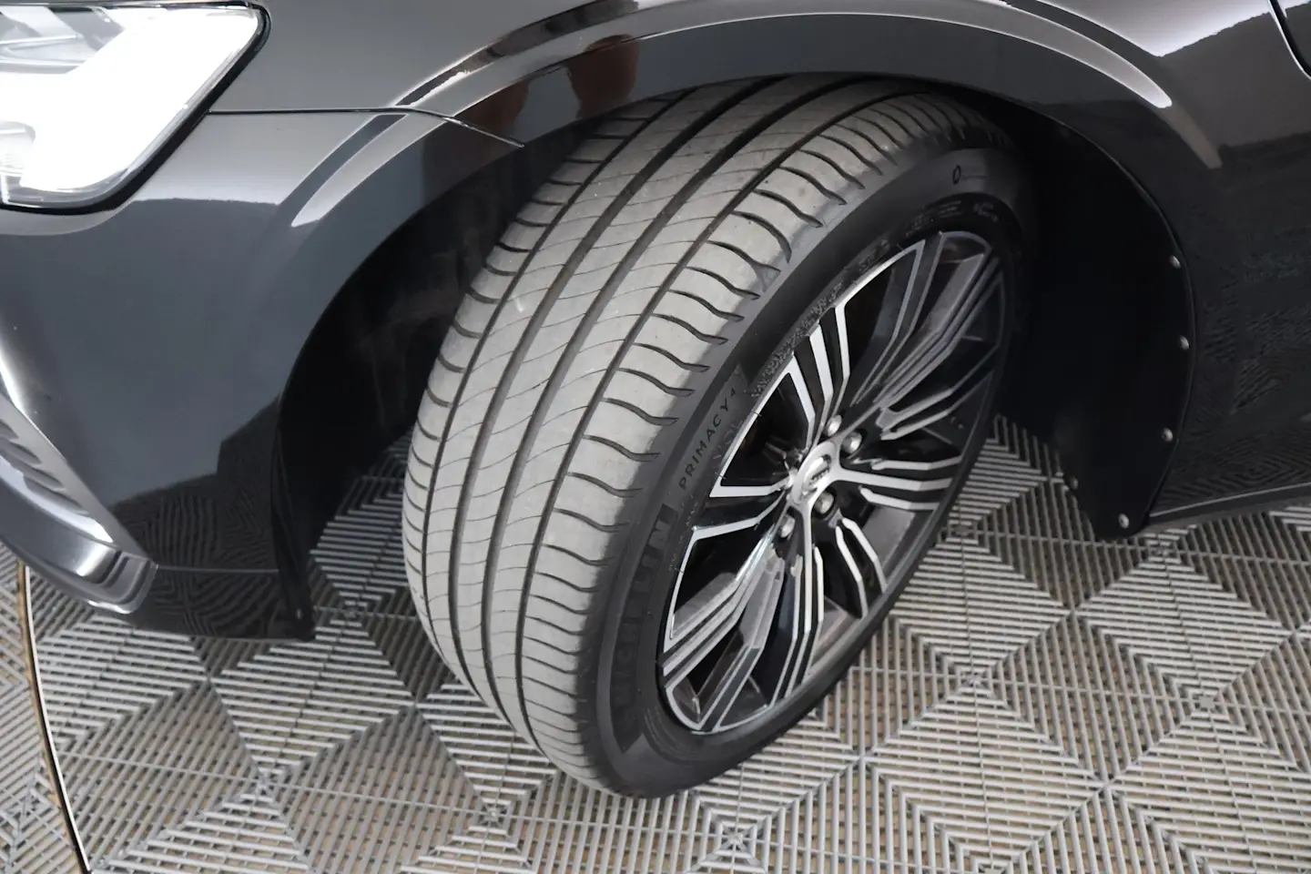 Car Image - 15hmdbm0guGGTWv96GkkPo