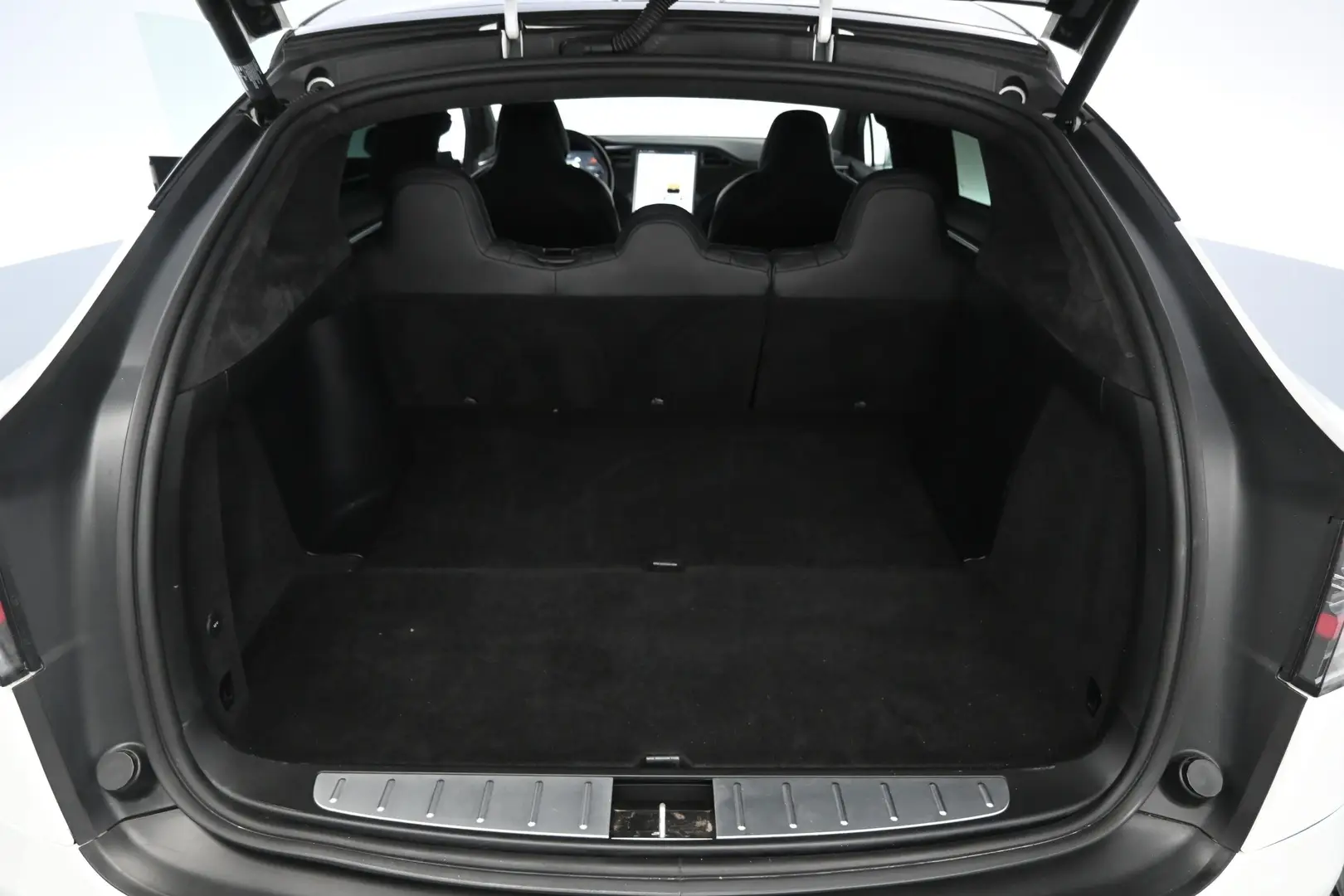 Car Image - a1eELPANMtF67ePeTJyUh