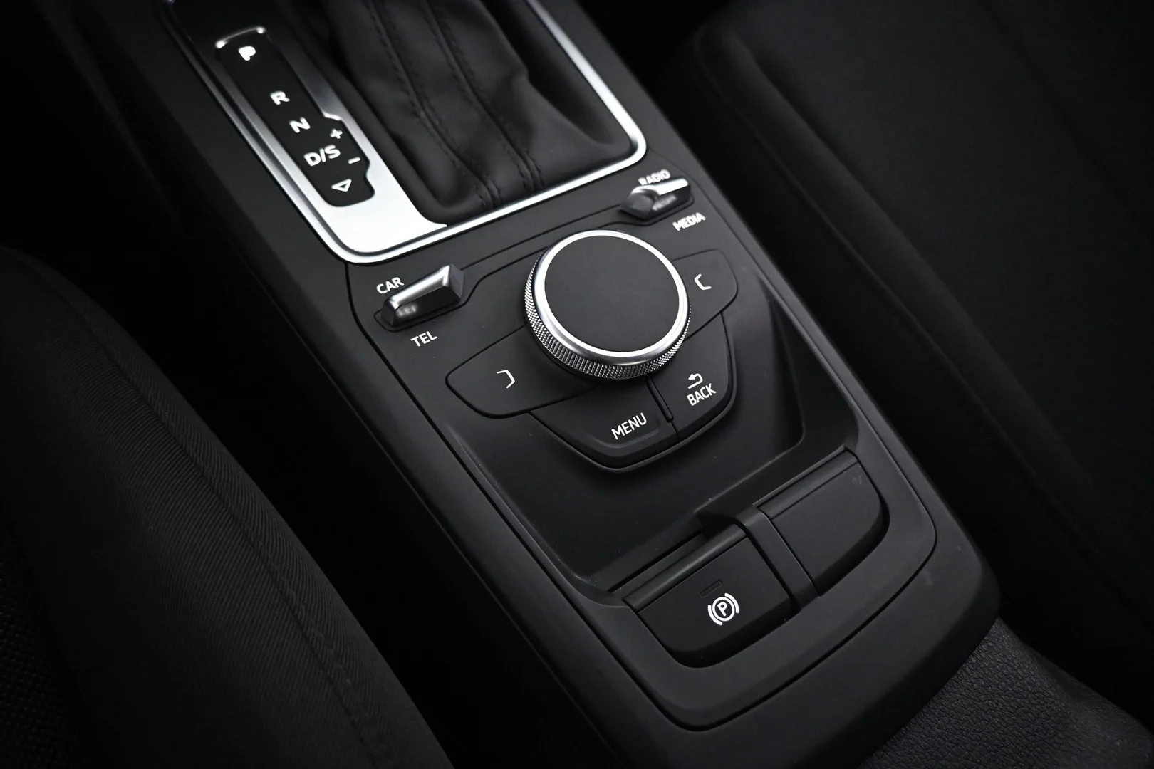 Car Image - FzTKHL0sDJNfyLQ1li1Lb