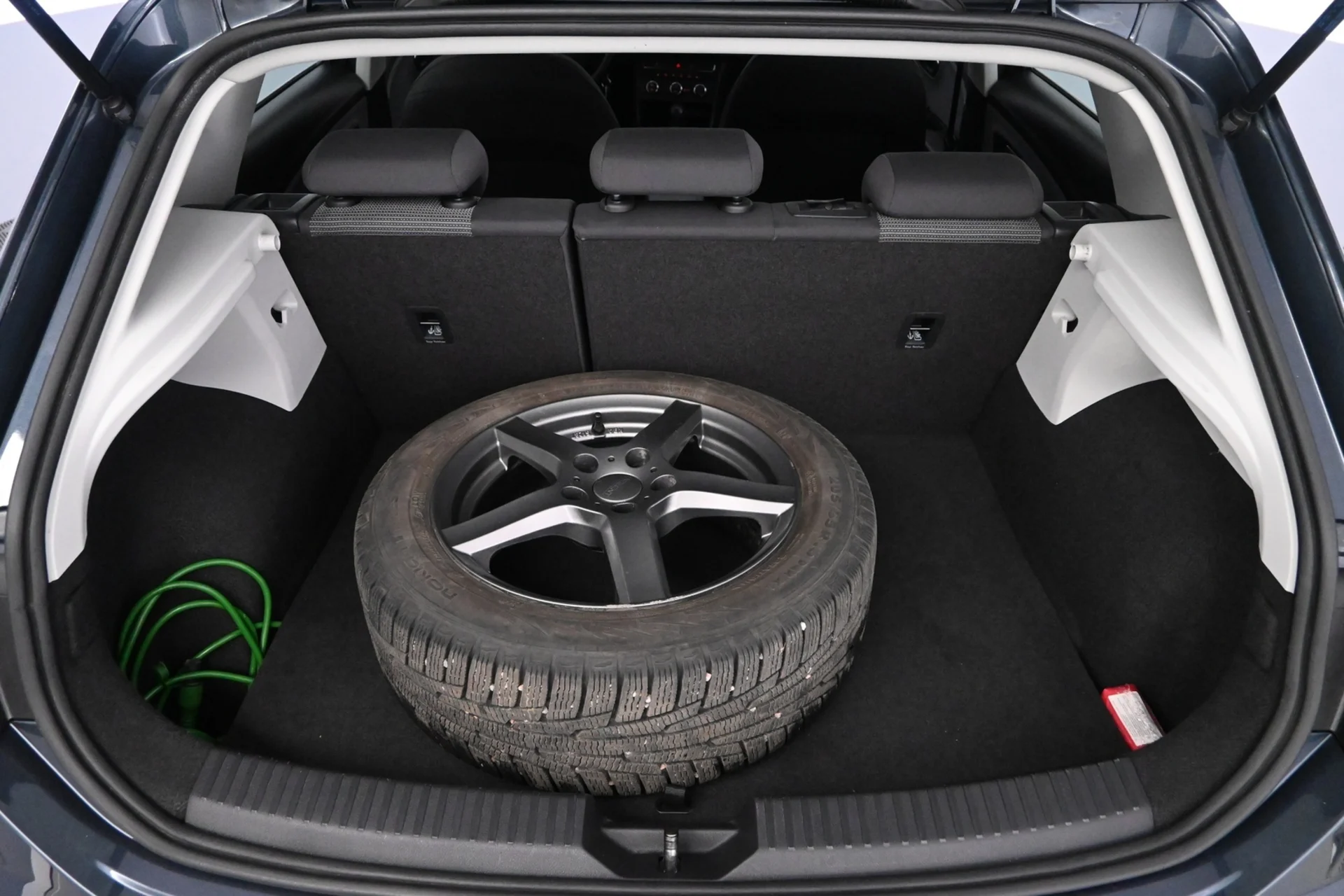 Car Image - 5nmFDIVow6EZOJd2z1aZnk