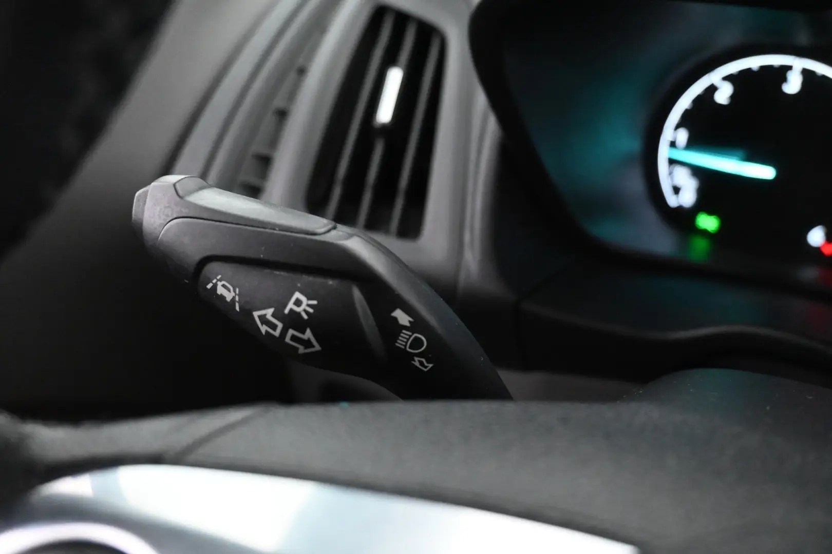 Car Image - 2J003JgOxcwxxtTTQqQmKE