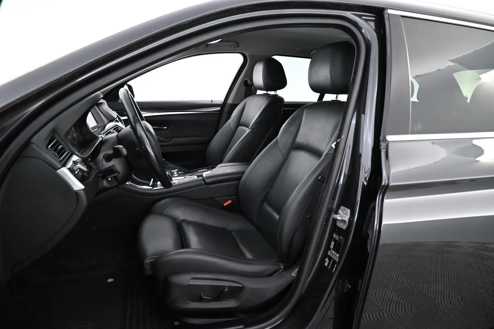 Car Image - ylDi04j1MnHKybXRwRsz1