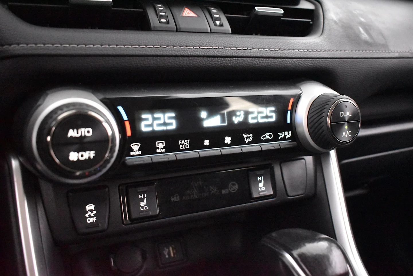 Car Image - 42iq3GHZwQLNH19bDlMhxm