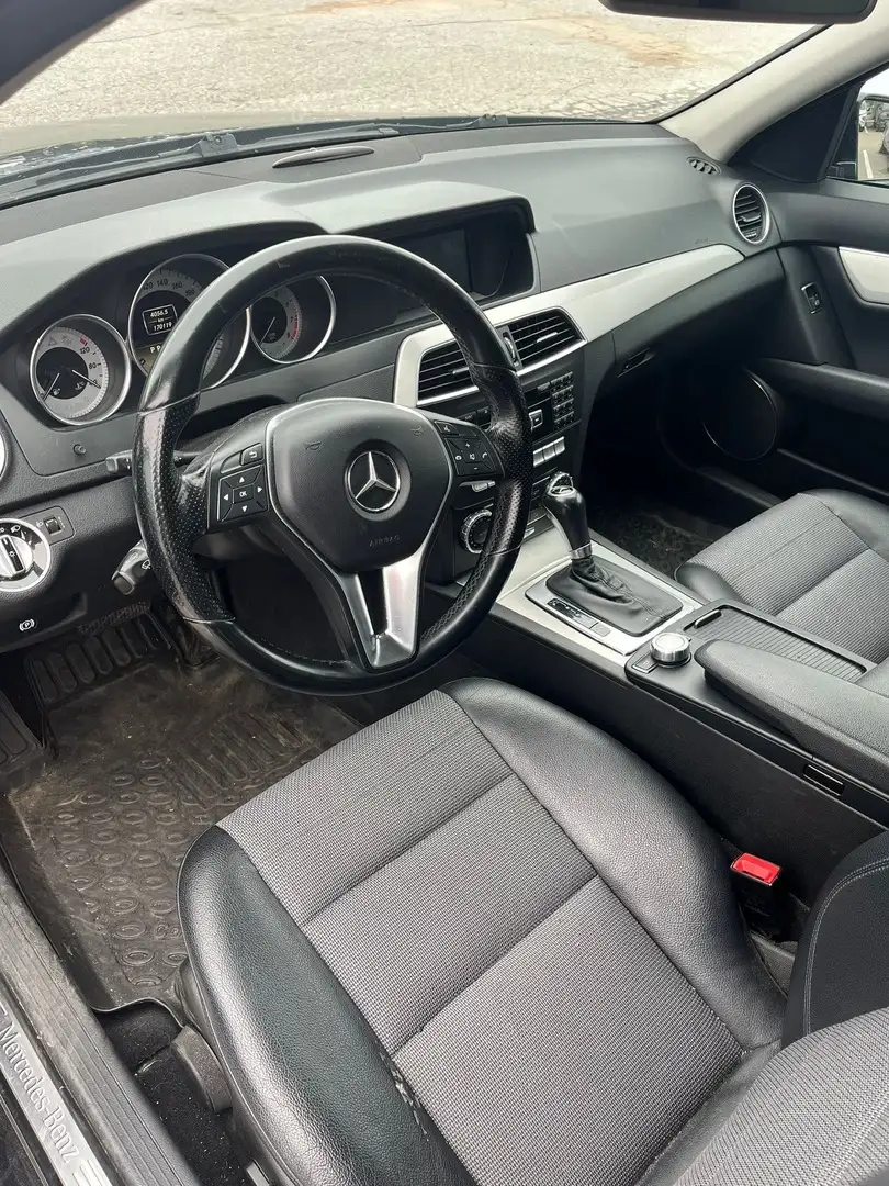 Car Image - 13LYeHBKy1ULsirdjZZ4F5
