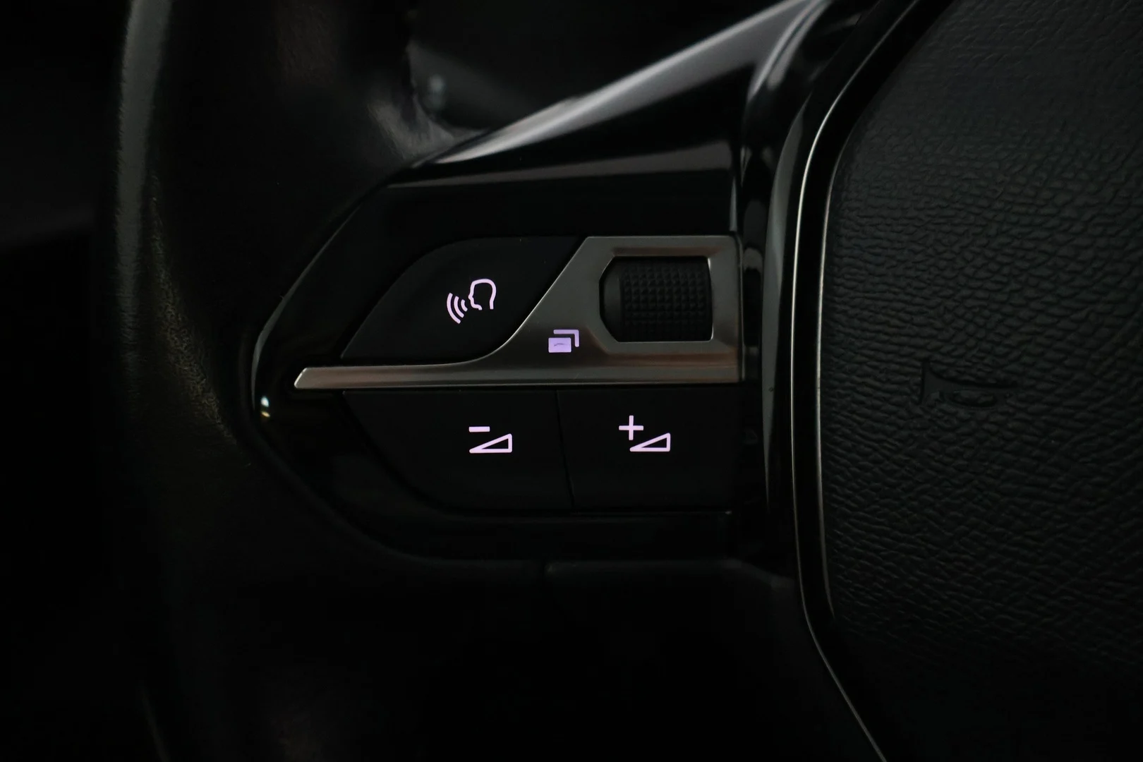 Car Image - 6S34k6pvZUBxk4naVqWSOq