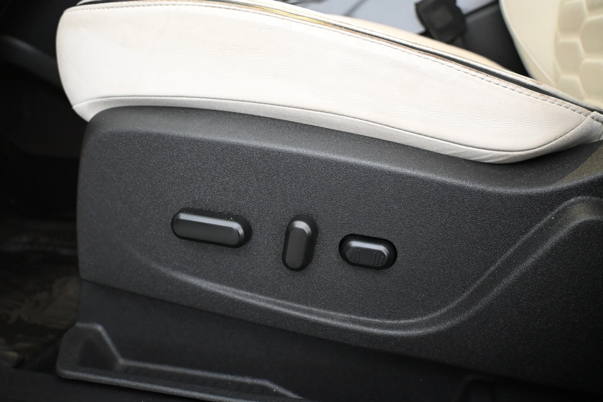 Car Image - 7j2Lt97M2M4yDpkrCwEXEg