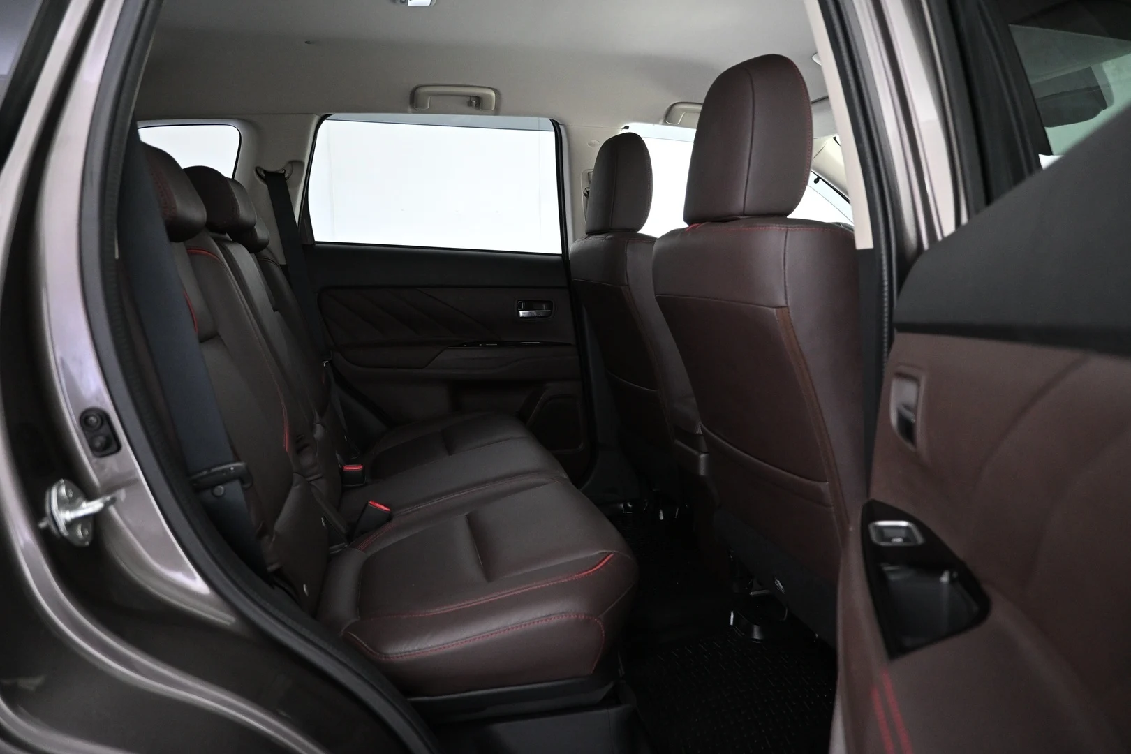 Car Image - 3Bvx0uMWiJUX4HX9UwQbwn