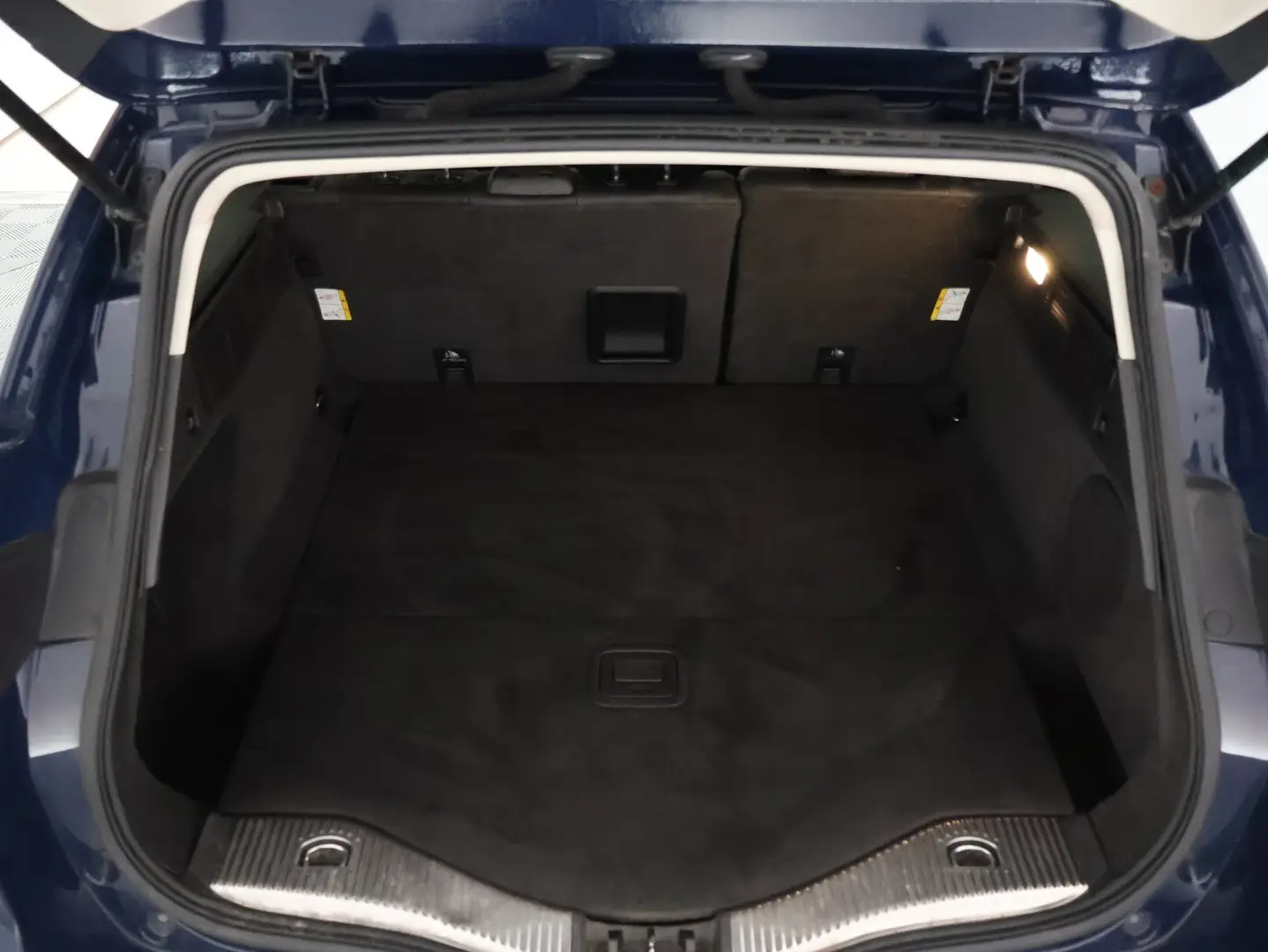 Car Image - 3v67daoaEbAz8VbwnudmME