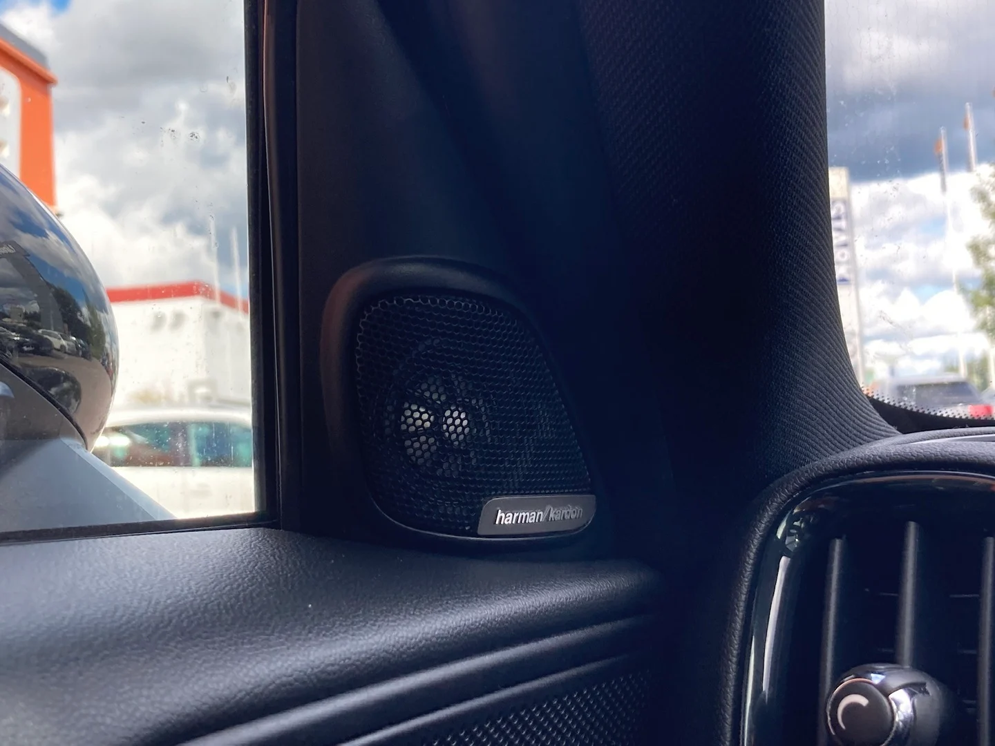Car Image - 4h6xNuJ7h5uxYCgzPBNWHY