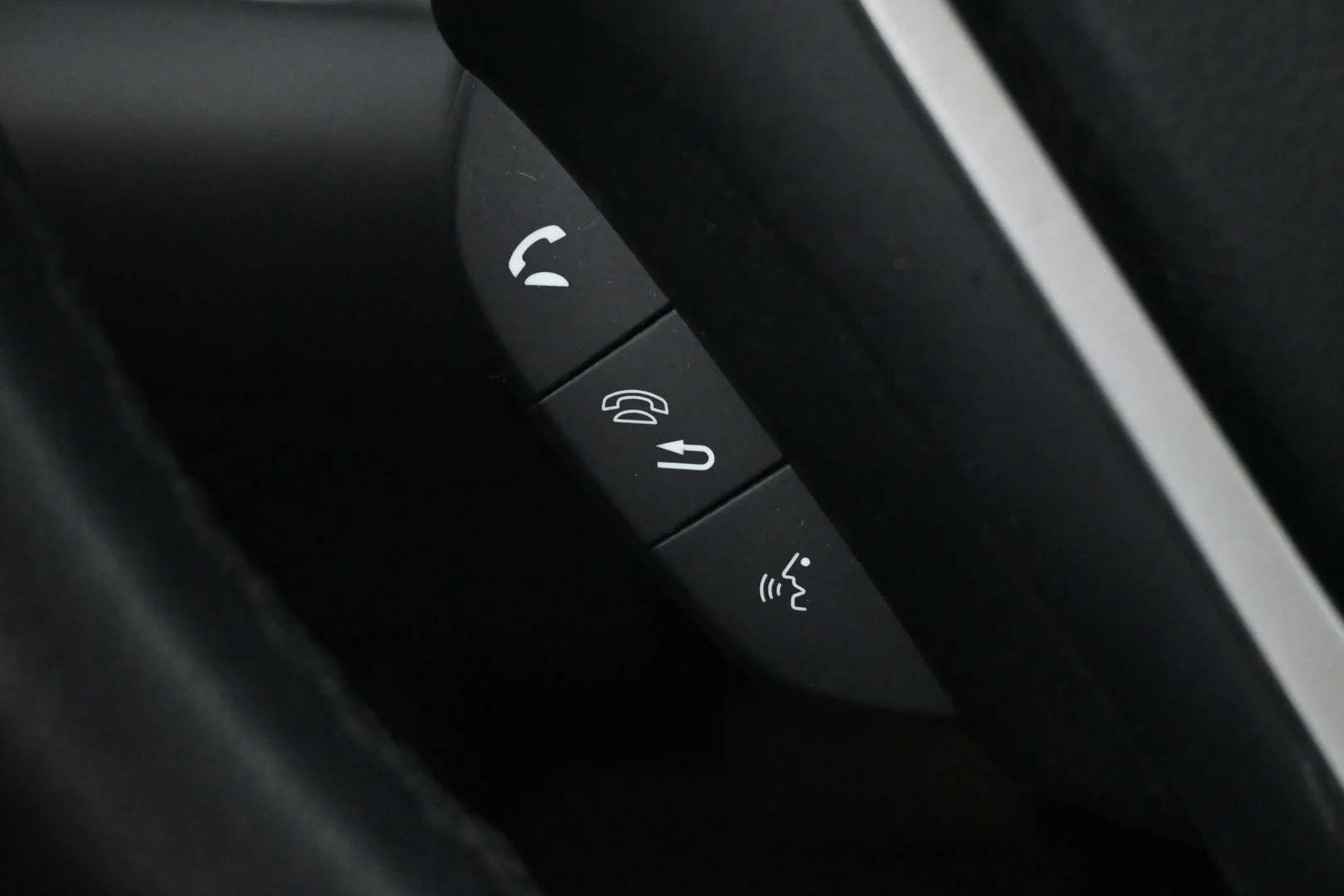 Car Image - 2KSeeNvwxP0KiiVEL7oAqD