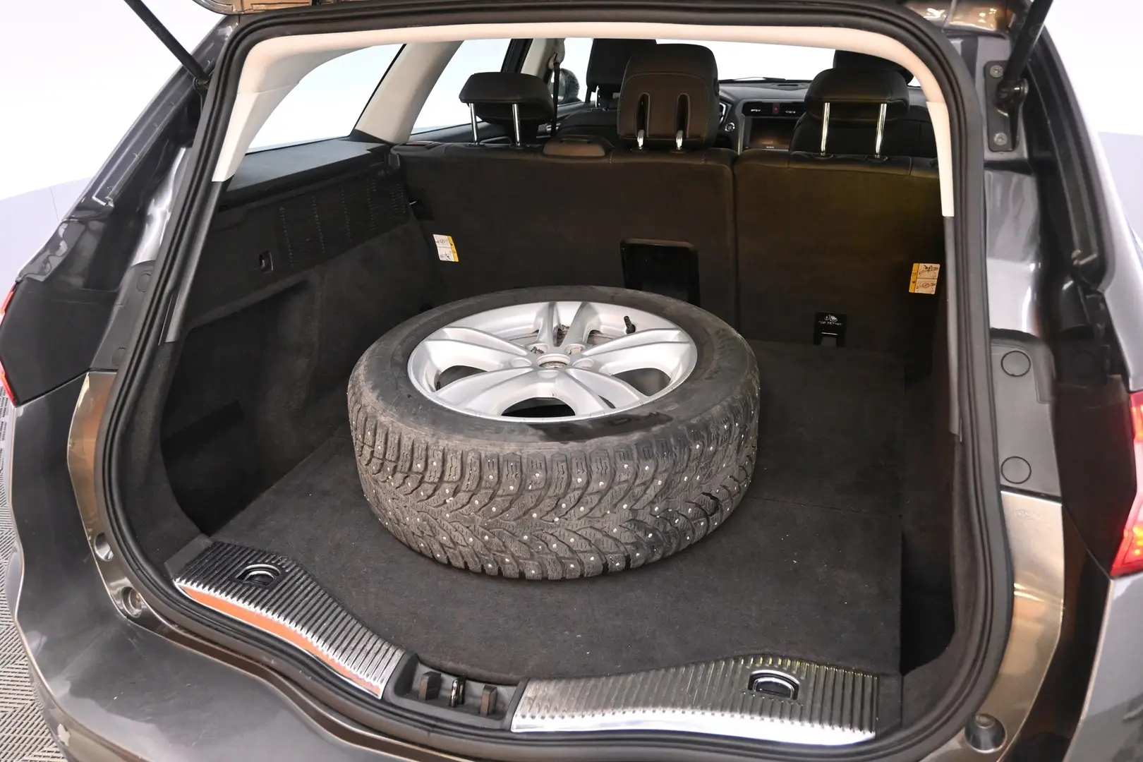 Car Image - 7v3cQCbgGuTOZDoU31qJby