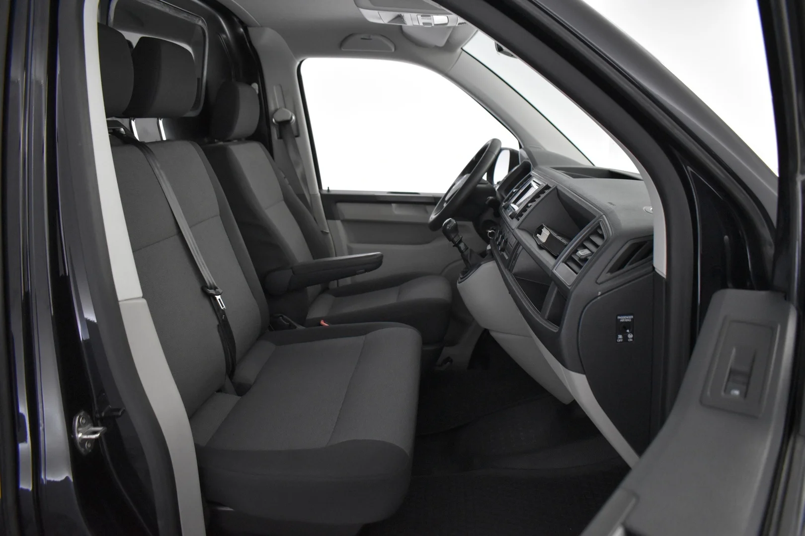 Car Image - 3bXQxLD92eYJvmnTMG8mZV