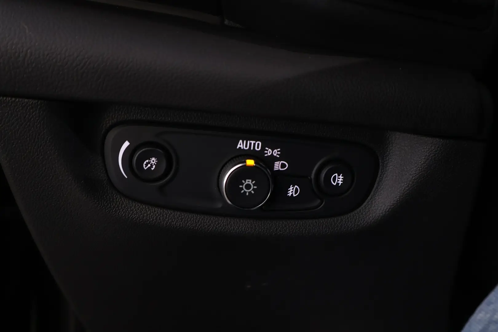 Car Image - 6ZpiFdJeLFY4i0Dn8hp2te