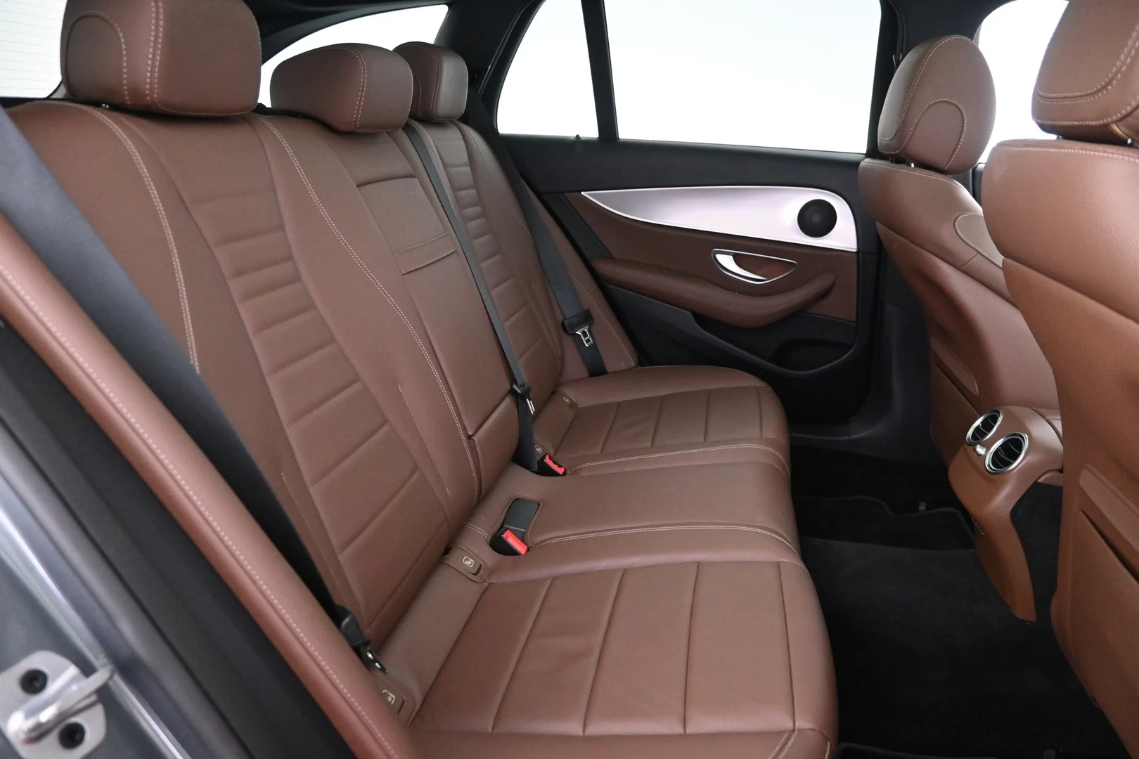 Car Image - 2VzzWZdHbzavbnHHZelRxO