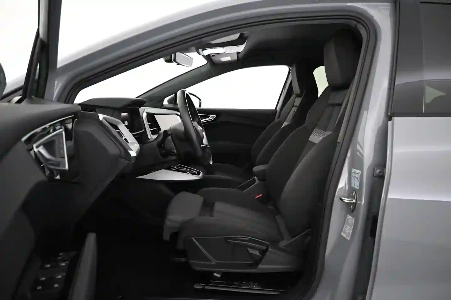 Car Image - 18gJPAwguVAKGDuuC7q7Z2