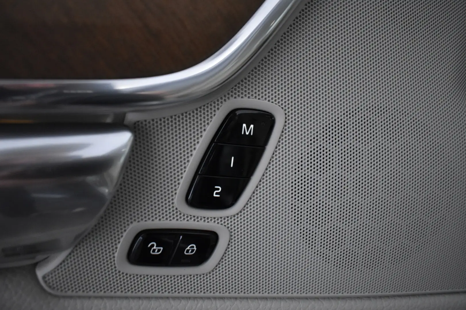Car Image - 3CPNwNgsBFYMF6OHWsXgNW
