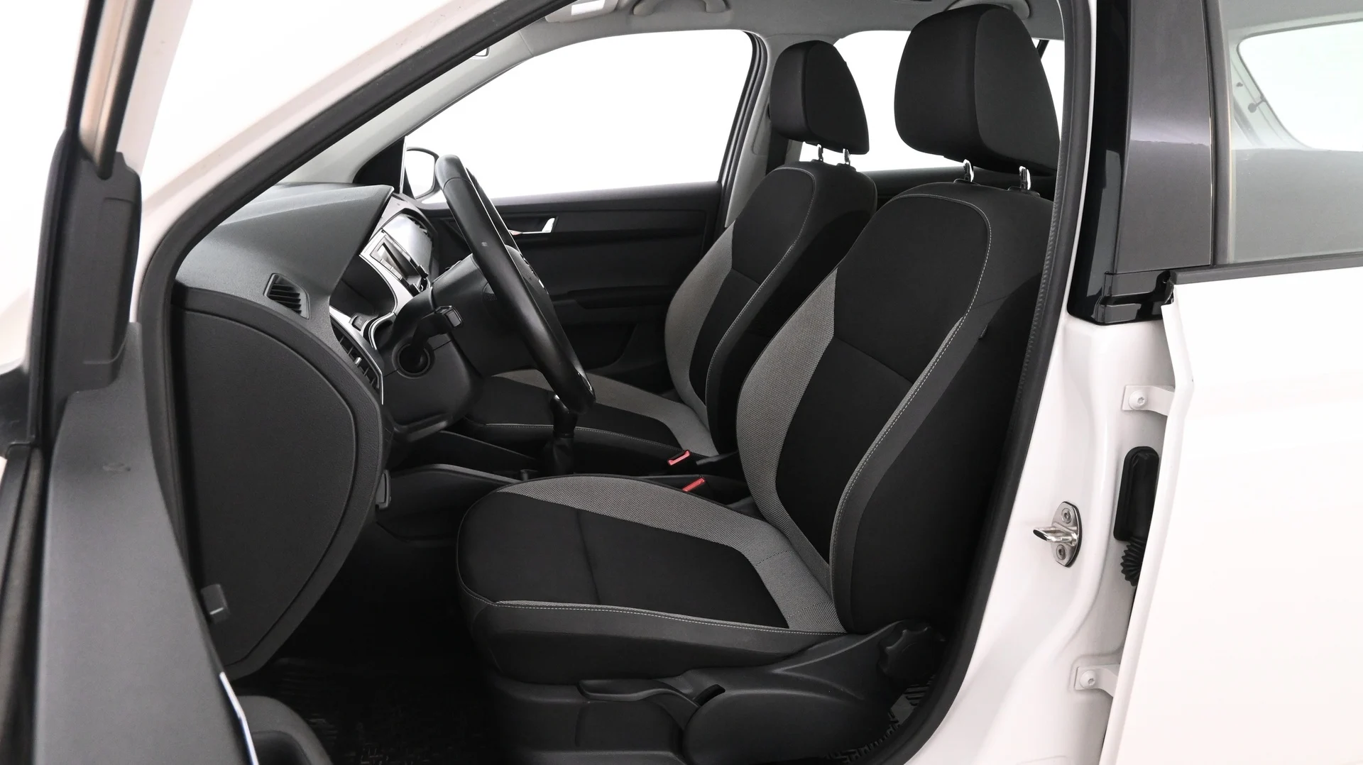 Car Image - 3t0vU4M1kBhniKABHfkFoh