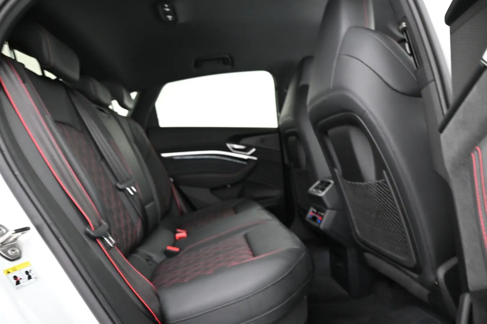 Car Image - 1UZzZ5X02EUYWof29o19Yu