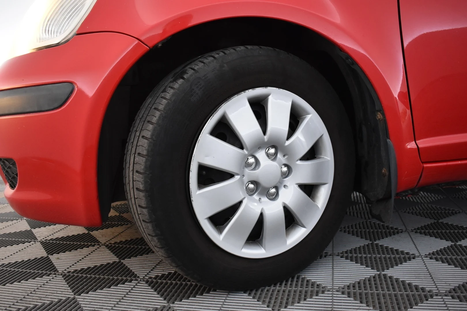 Car Image - 7C2rr85gXAXmYgltM8G4U2