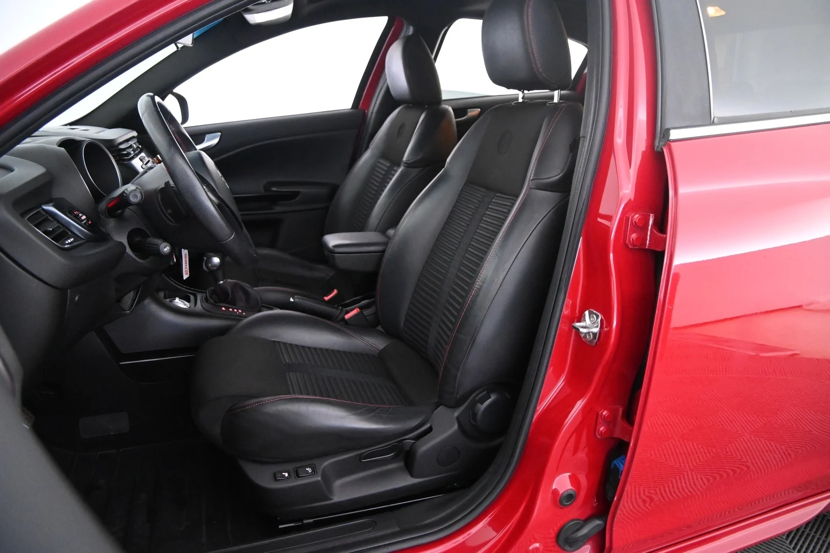 Car Image - 3ZnEmPYKcKY9IqTVE9GpGC