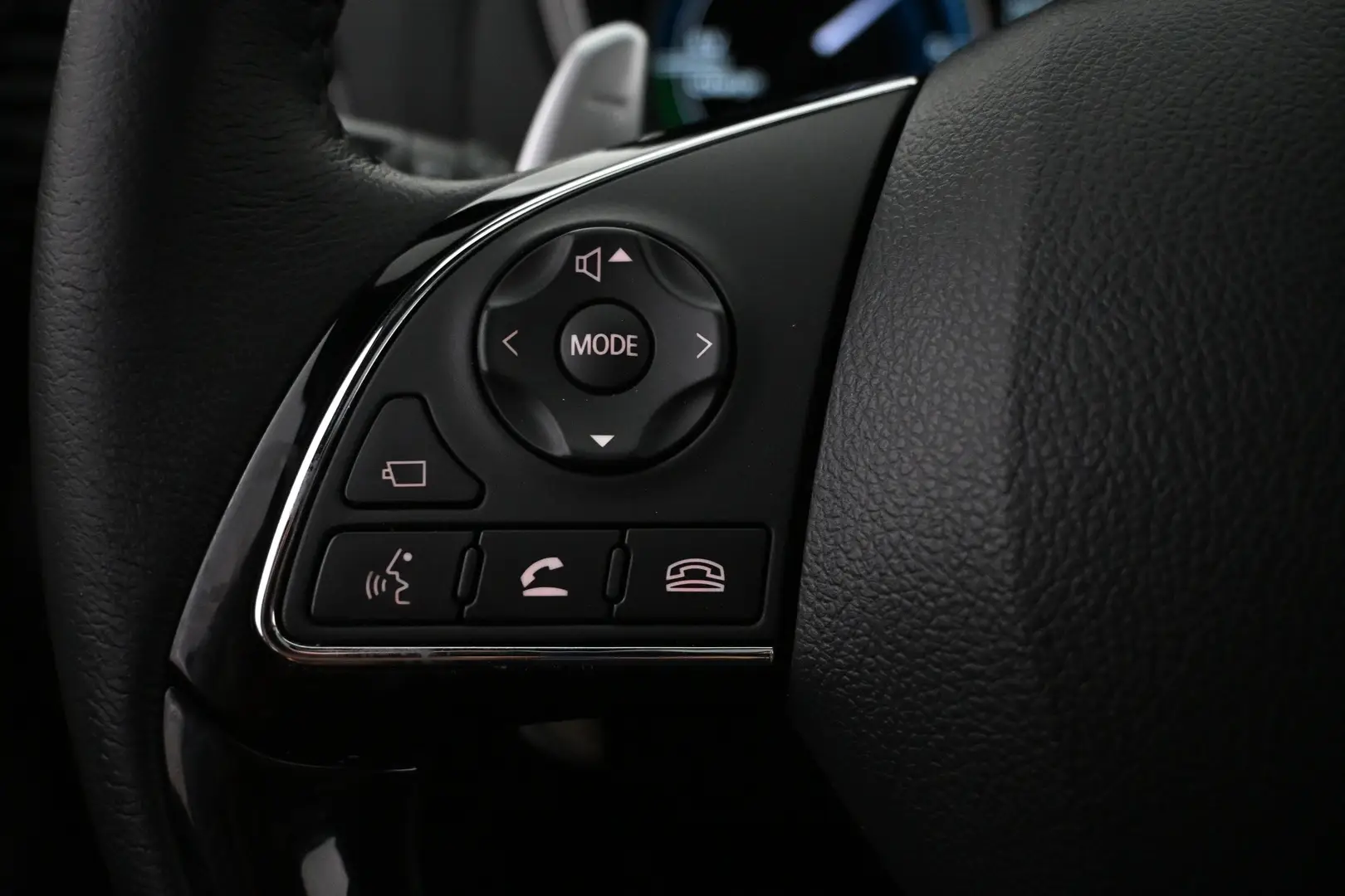 Car Image - 60vO5Q38GkaVIcVXb3hBFM