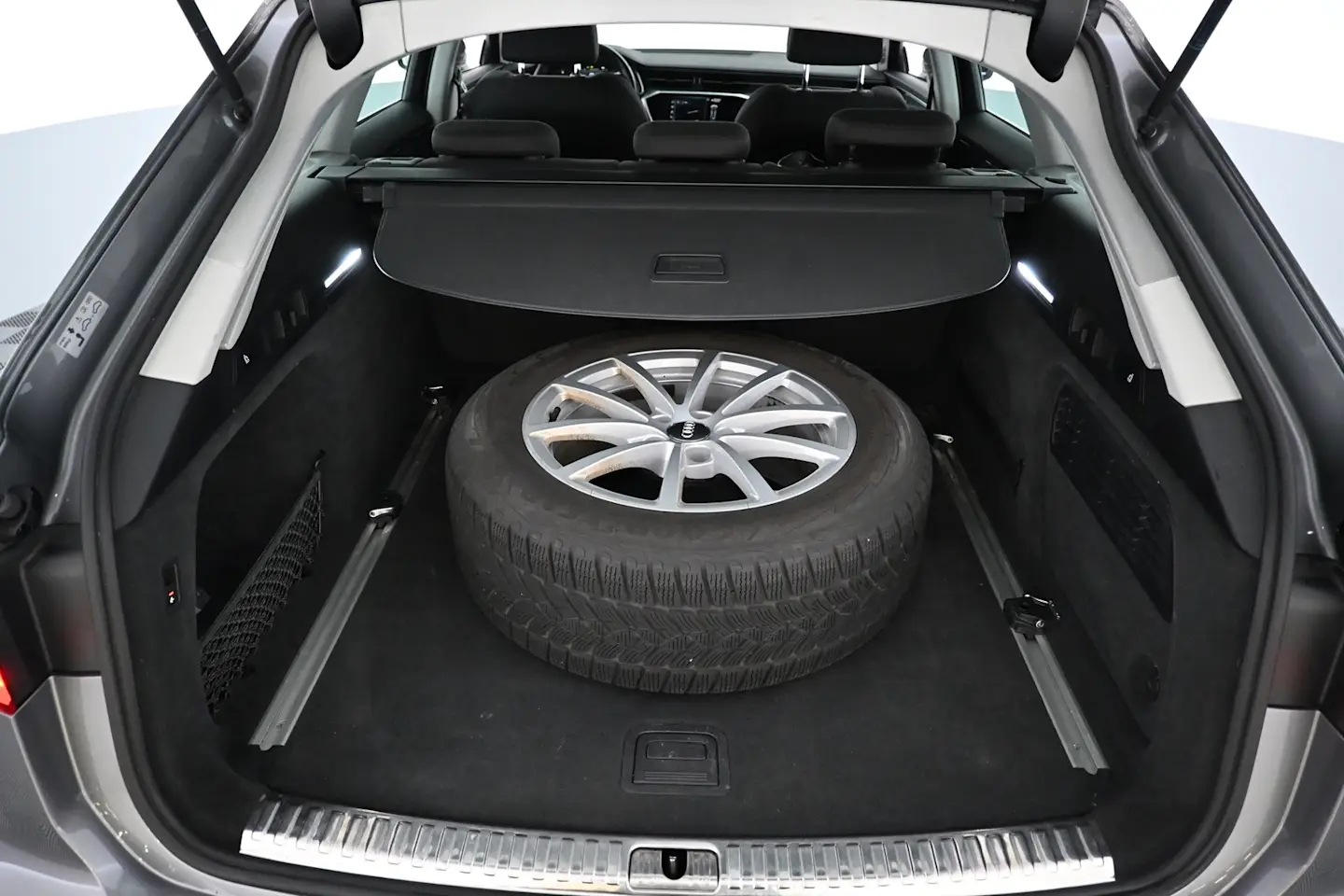 Car Image - 5k6ZUpbKTMxtzFBZfRBz2g