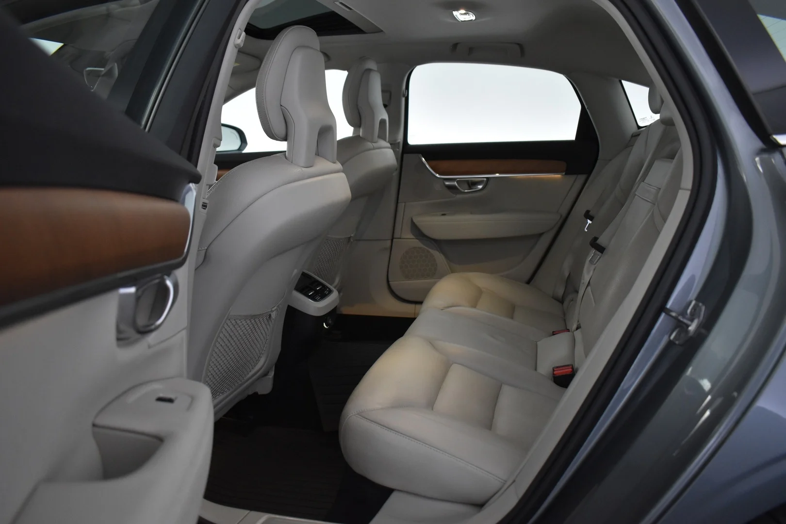 Car Image - 3CPNwNgsBFYMF6OHWsXgNW