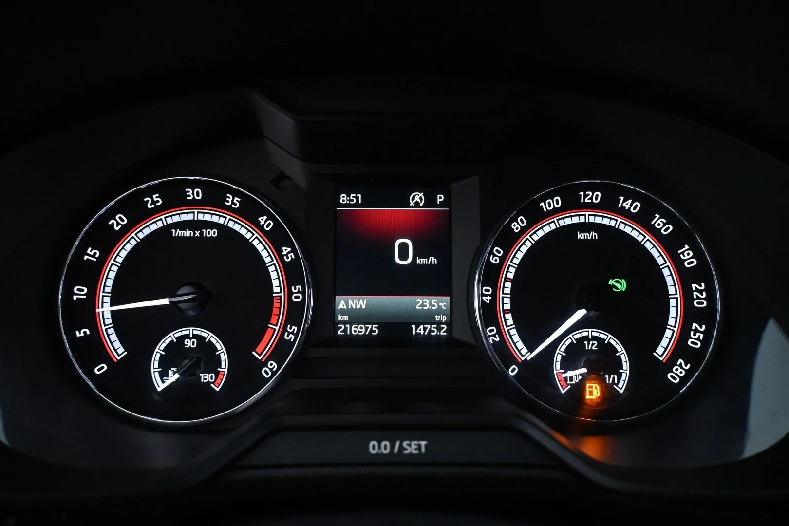 Car Image - cv10tFgoMR17Xz4XF98bd