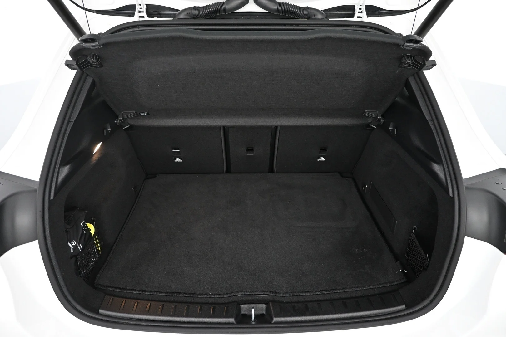 Car Image - 3TakVnT30lBkJzqqQH3KrB