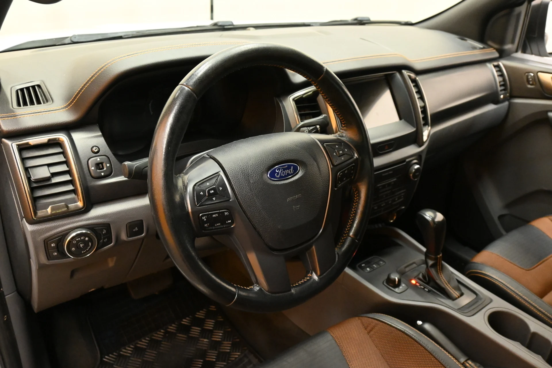 Car Image - 6jX5lvTFVPtBdoZV6VfTfz