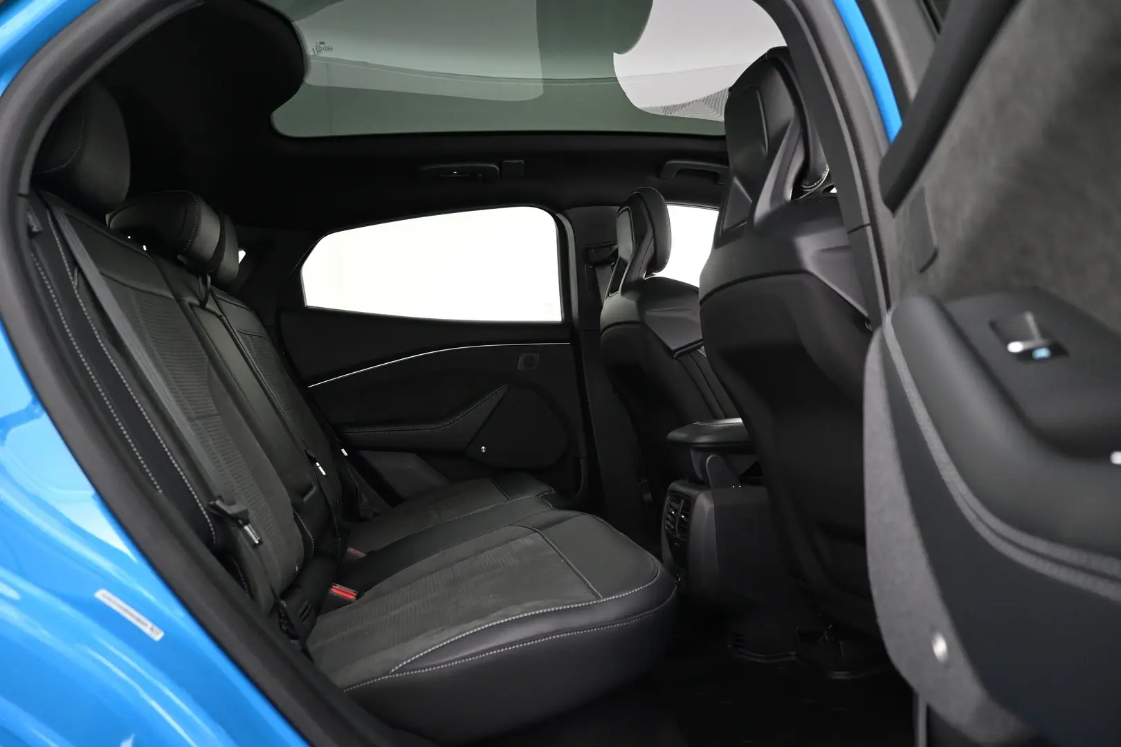 Car Image - 57UtKqmMDhd79X3igTfYys