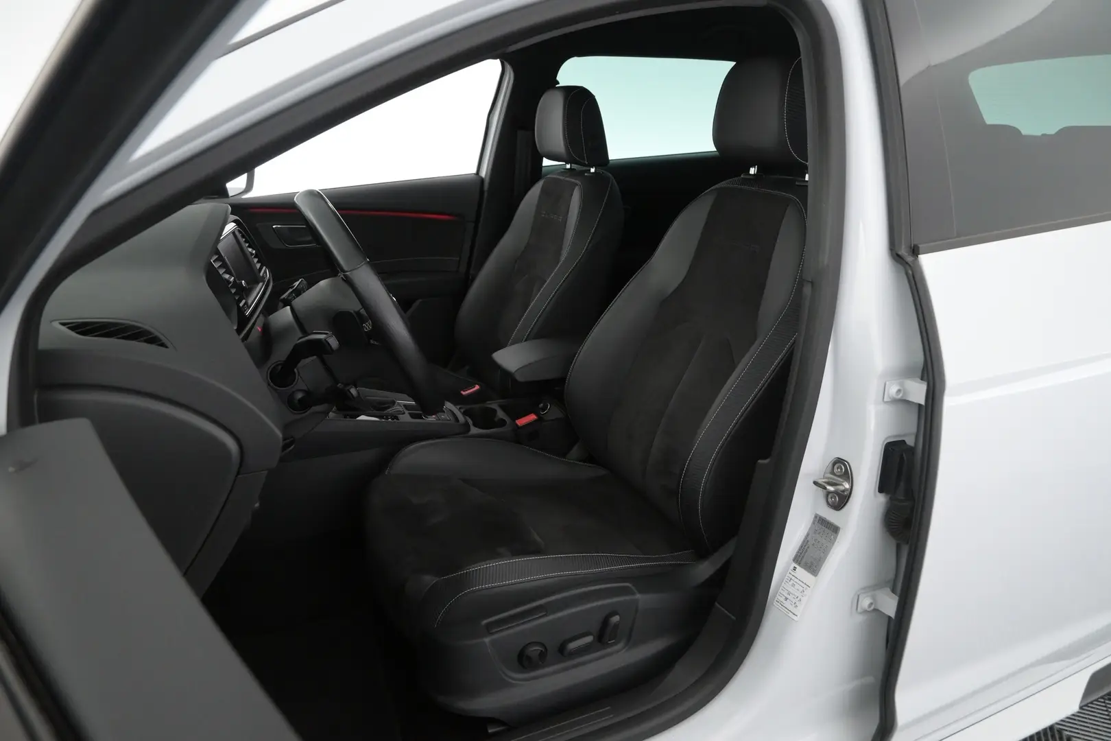 Car Image - 6vAIaqSjMPsIvbXpdZDY54