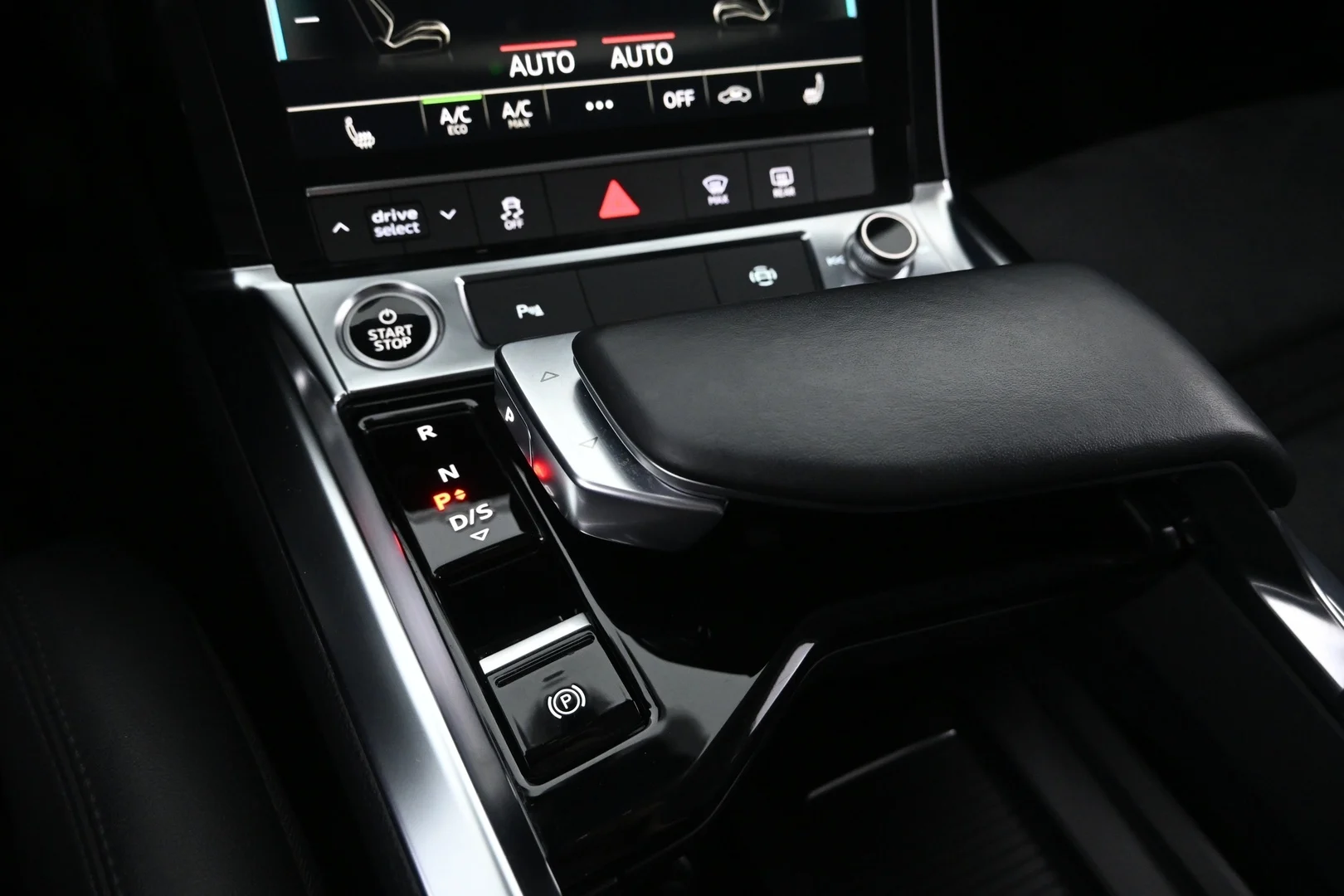 Car Image - 1wdmTNDQZk2ScWFBRlxcrU