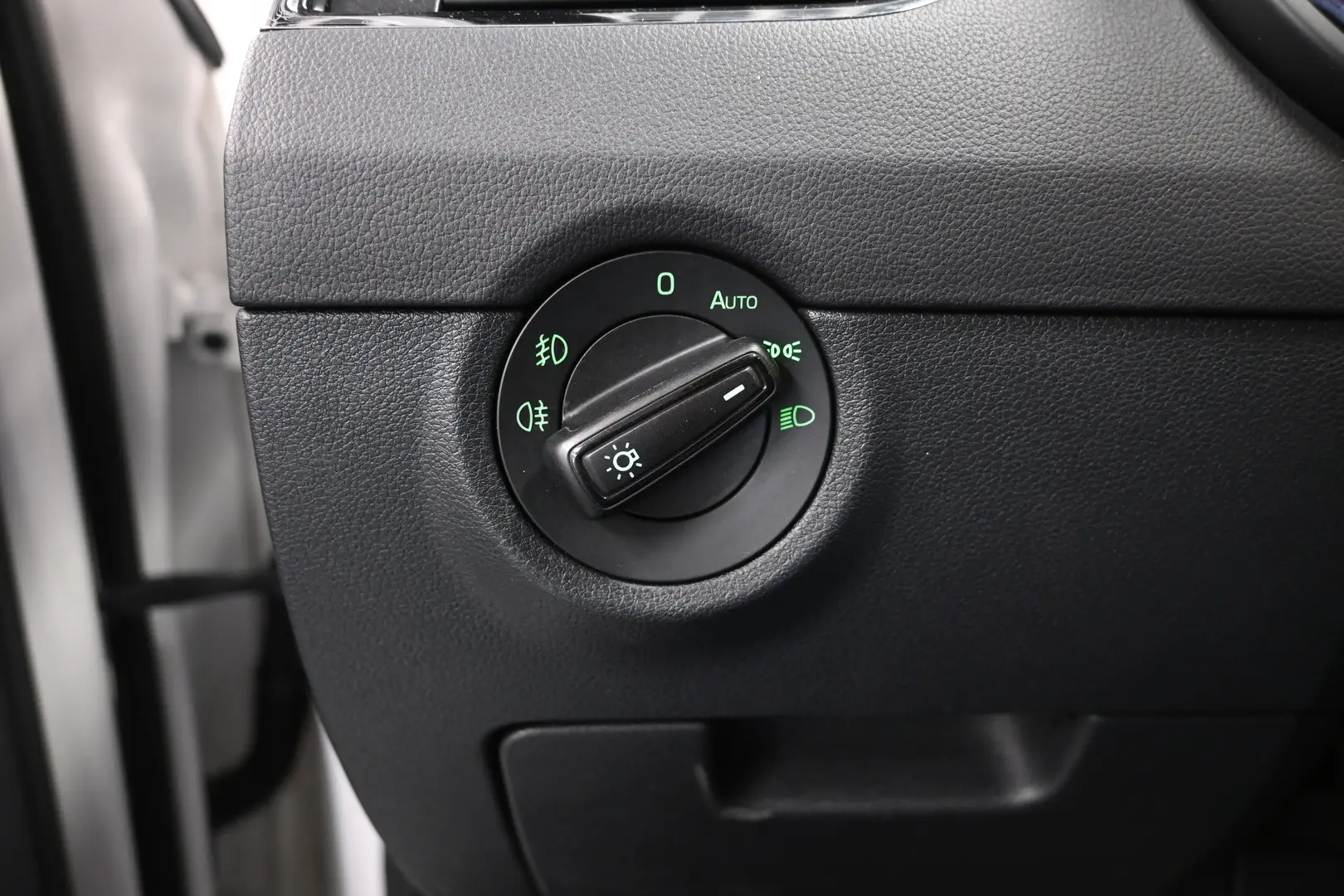 Car Image - 6Y2Ra4dwqqwawW1FA7KN50