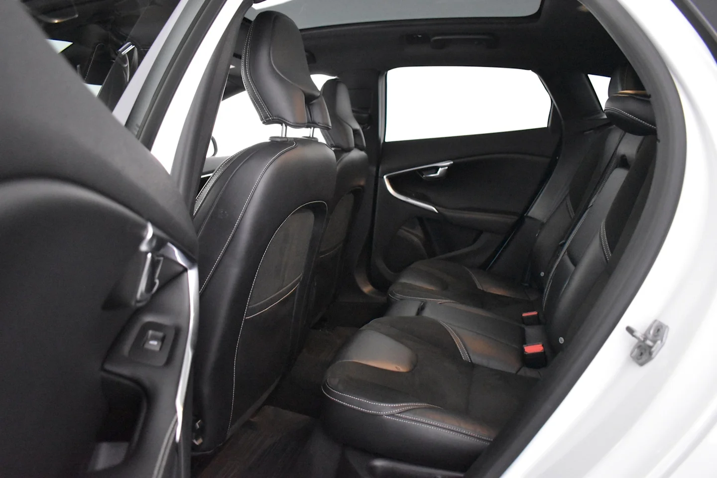 Car Image - ACpPtc6eSuzSezPypMKgg