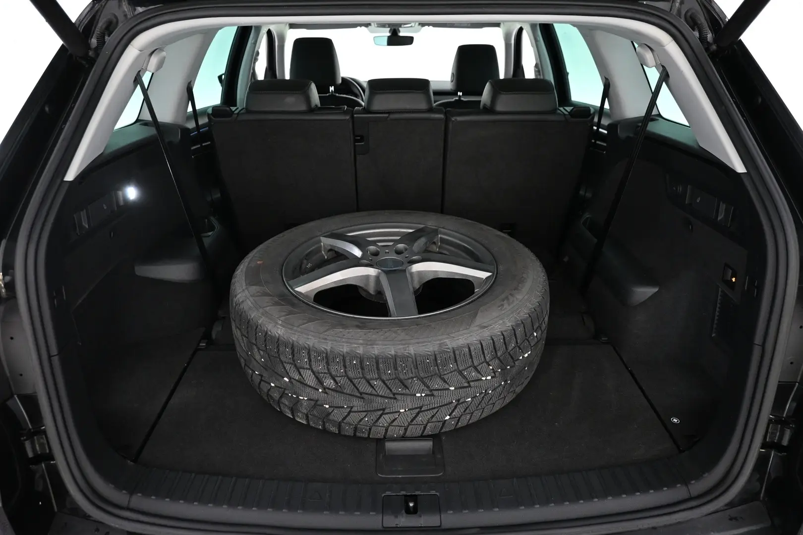 Car Image - X4K9VTFlATEatl3WGinxz