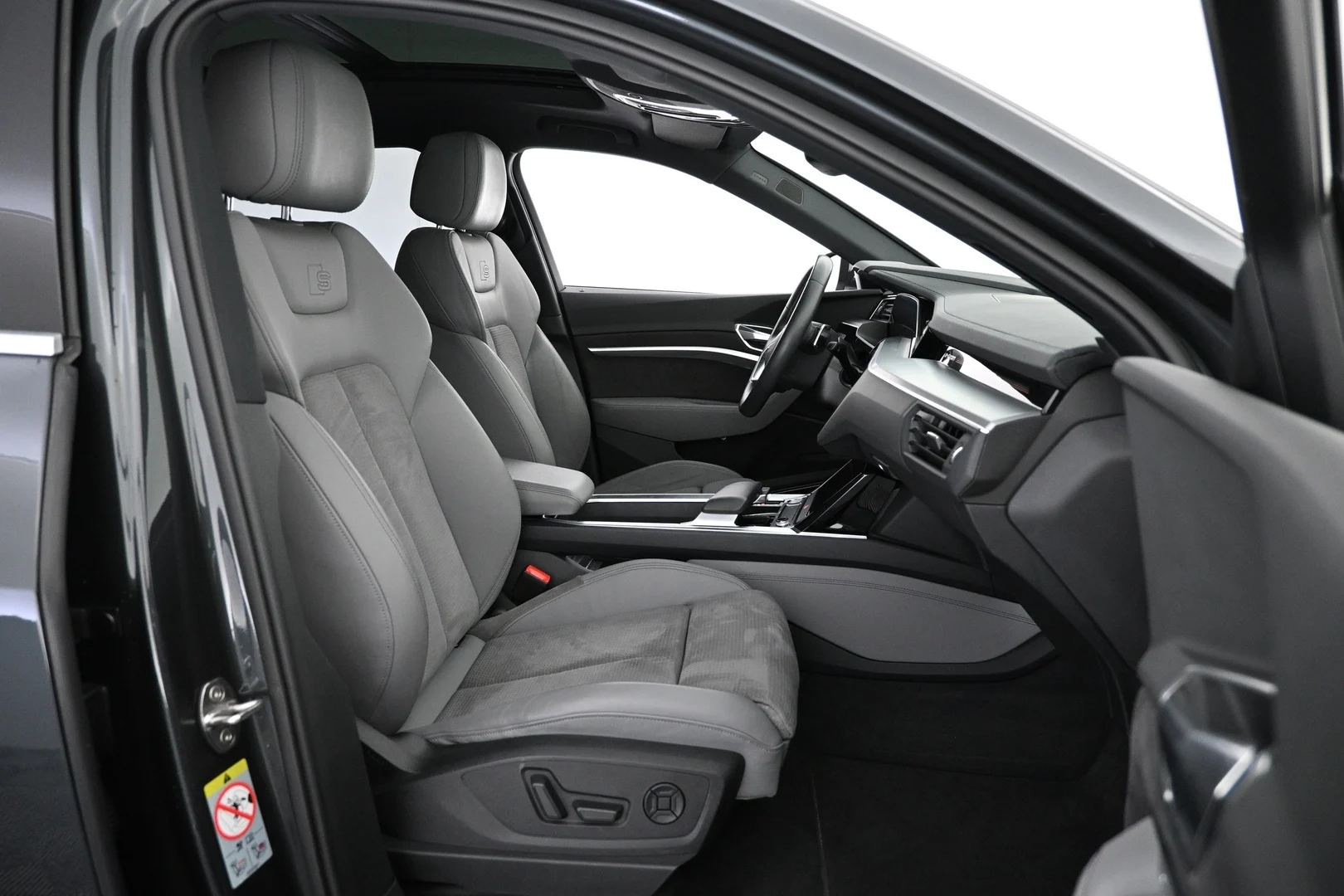 Car Image - 3O5iOEUPXbYYfAvQ4VB1YD