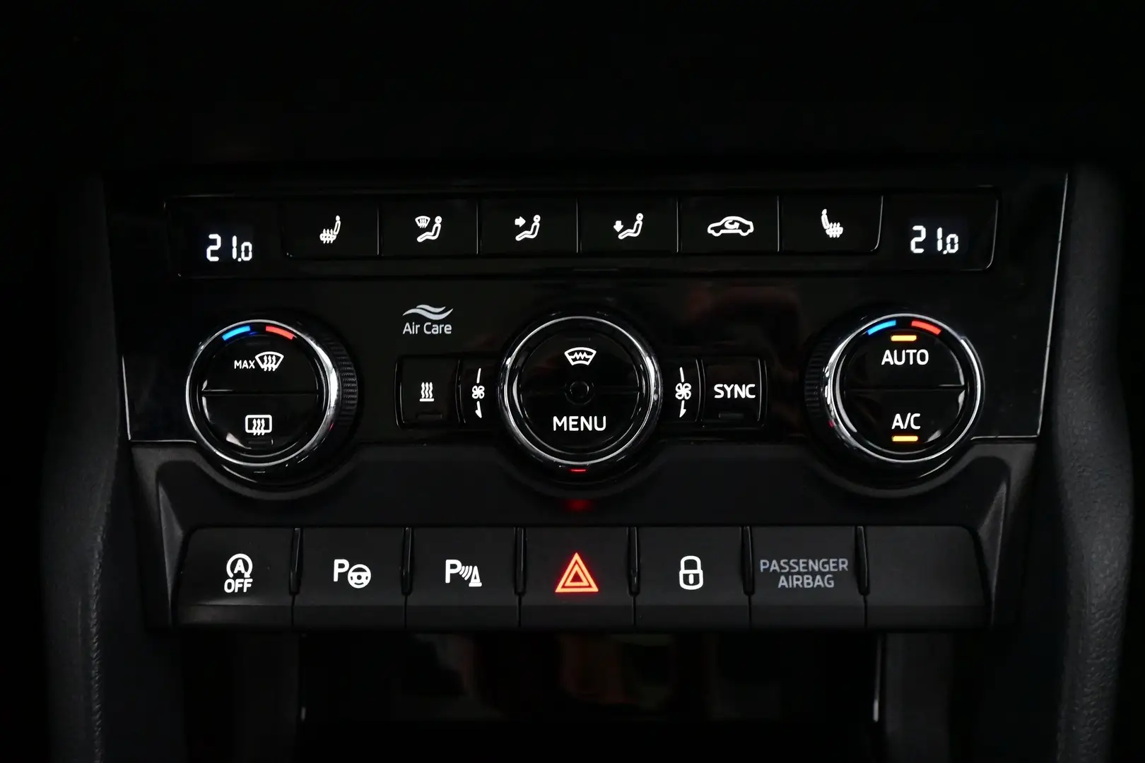Car Image - DhbYO7KVQaSsu7jO31cXj