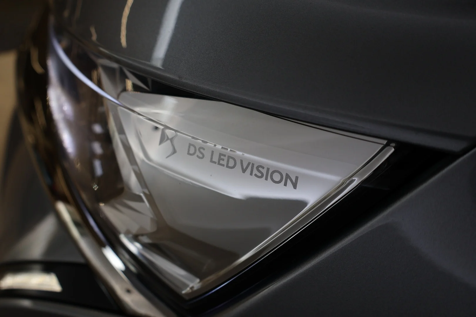 Car Image - zeiBkvwP8GbVz9XV9gsU1