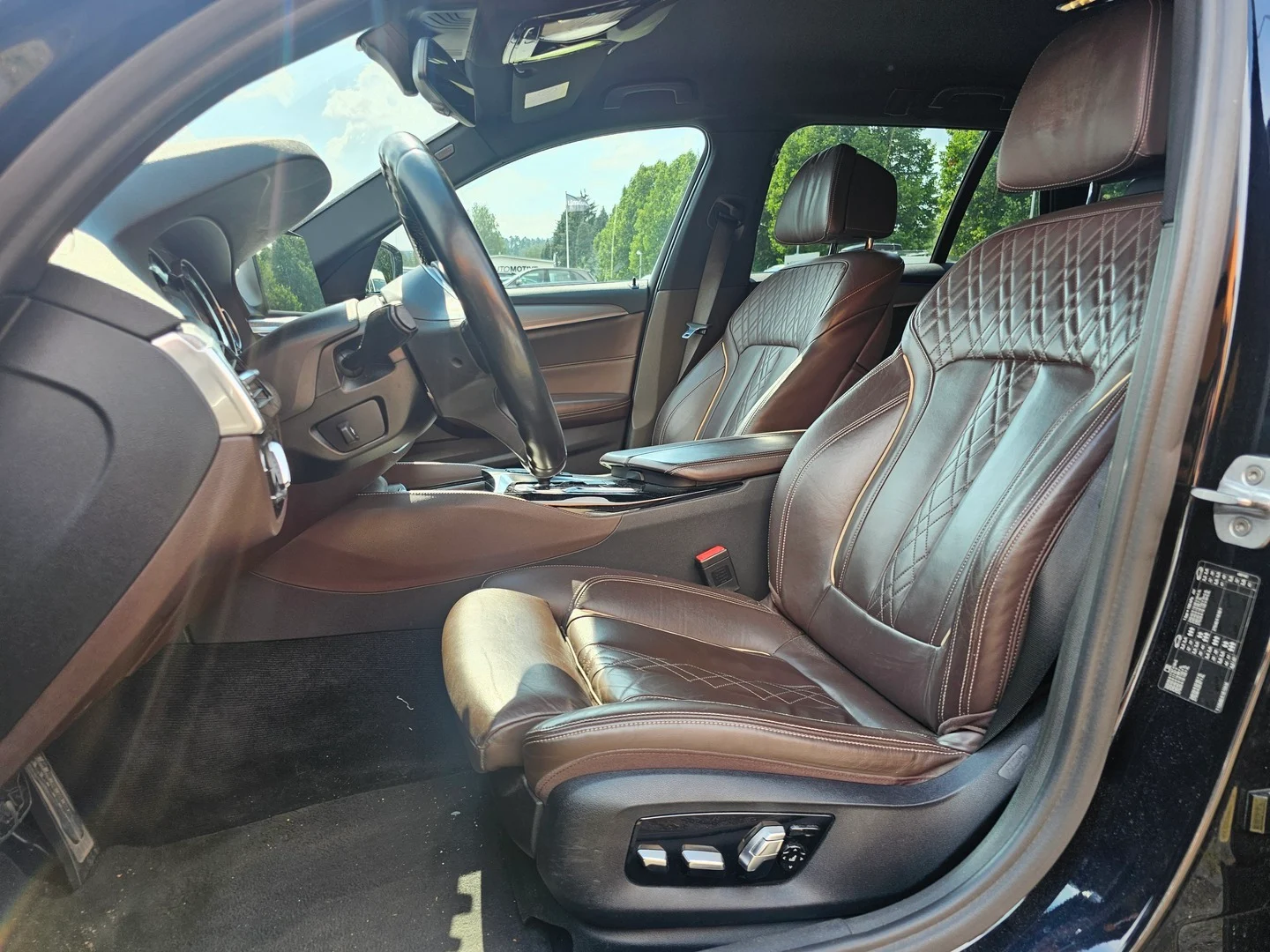Car Image - 1bwbZG7UxXI9PpVWzCwXOI